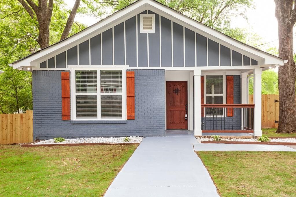 3 bedroom, 2 bathroom, 1,327 sq ft single family residence sold at 636 Cedar Avenue, Atlanta, GA 30318