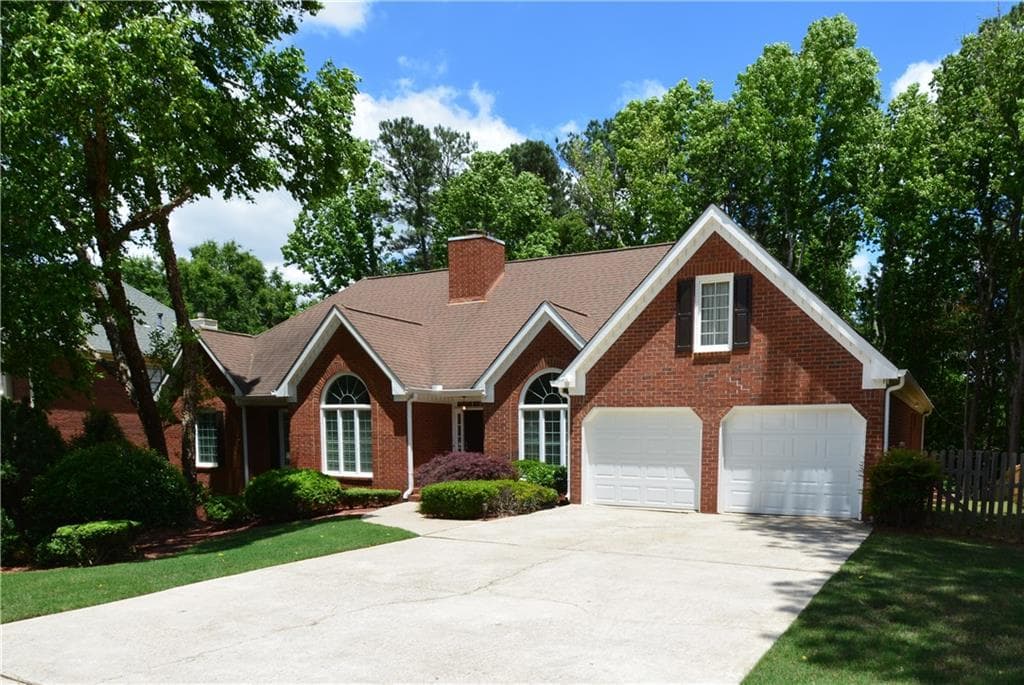 6 bedroom, 3 bathroom, 3,035 sq ft single family residence sold at 5165 Cottage Farm Road, Johns Creek, GA 30022