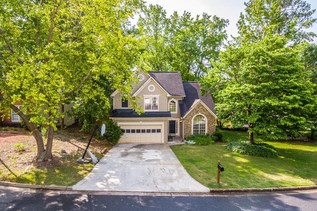 3 bedroom, 3 bathroom, 2,344 sq ft single family residence sold at 650 RUXBURY Court, Suwanee, GA 30024