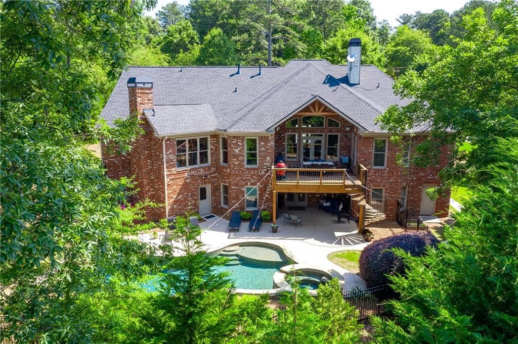 300 Knoll Woods Drive, Roswell, GA 30075 — most recent listing photo