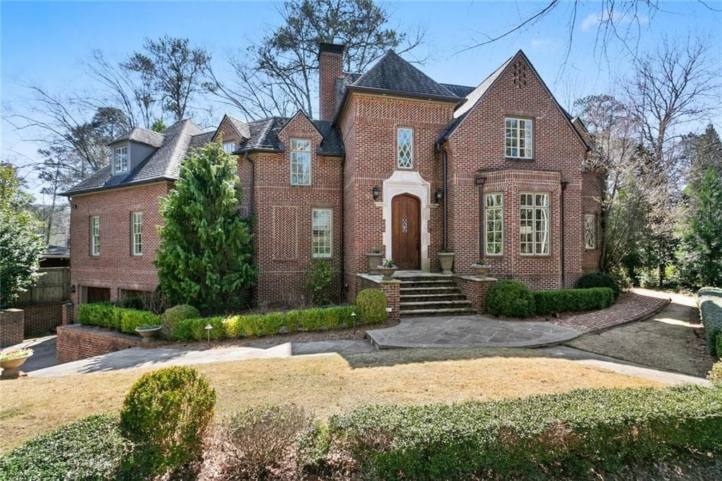 4 bedroom, 4 bathroom, 3,984 sq ft single family residence sold at 3451 Habersham Road, Atlanta, GA 30305