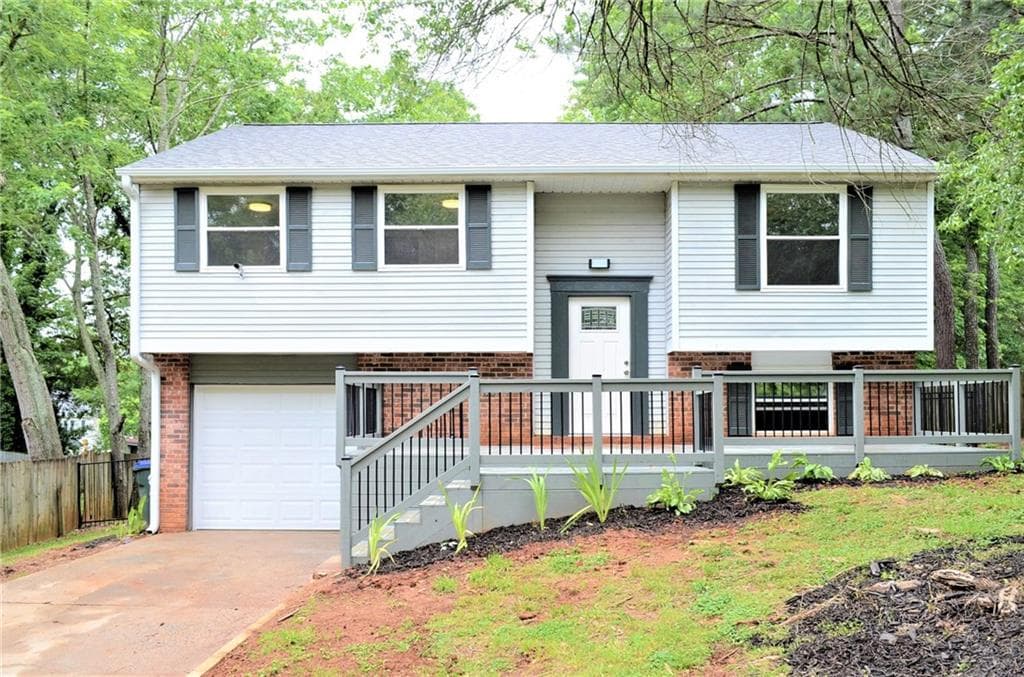 10400 Worthington Hills Manor, Roswell, GA 30076 — most recent listing photo