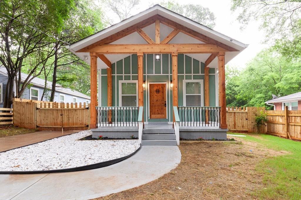 3 bedroom, 2 bathroom, 1,255 sq ft single family residence sold at 2300 Nelms Drive, Atlanta, GA 30315