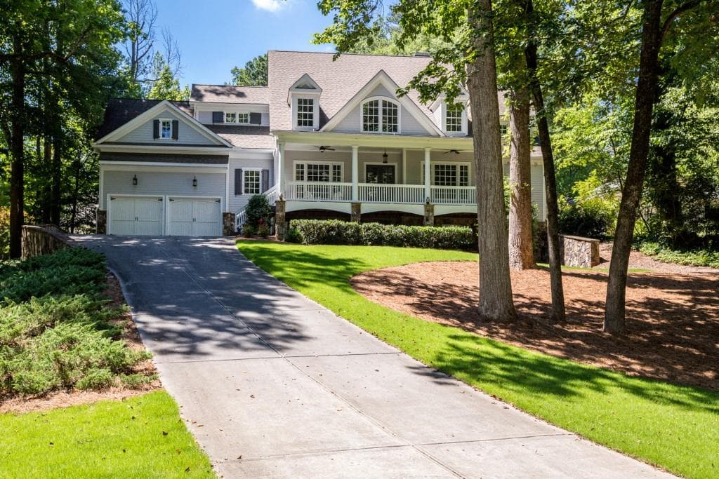 6 bedroom, 6 bathroom, 5,478 sq ft single family residence sold at 3824 Land O Lakes Drive, Atlanta, GA 30342