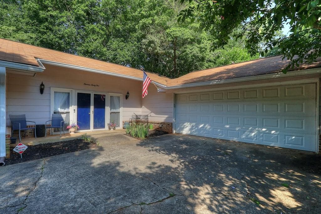 1335 CRESENT Circle, Lilburn, GA 30047 — most recent listing photo