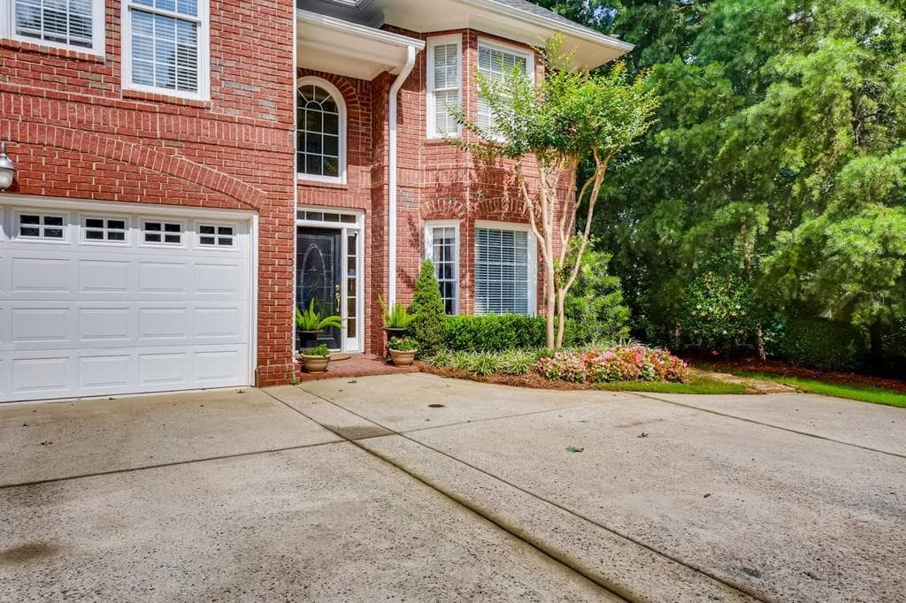 6375 Glenridge Drive 201, Sandy Springs, GA 30328 — most recent listing photo