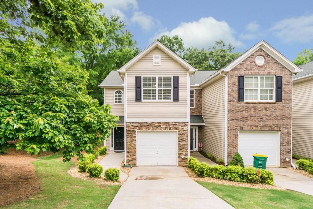 2 bedroom, 3 bathroom, 1,876 sq ft townhouse sold at 101 Creekwood Drive, Woodstock, GA 30188