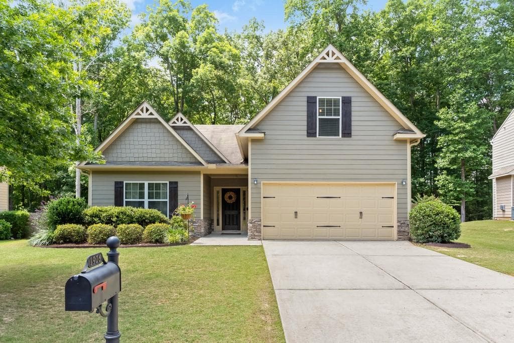 4 bedroom, 2 bathroom, 2,135 sq ft single family residence sold at 1926 Ruby Mountain Street, Powder Springs, GA 30127