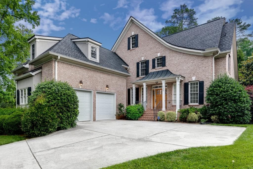 6 bedroom, 5 bathroom, 4,649 sq ft single family residence sold at 1375 N Amanda Circle, Atlanta, GA 30329