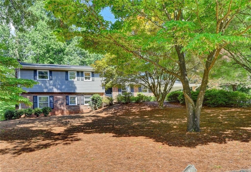 1702 Rochelle Drive, Dunwoody, GA 30338 — most recent listing photo