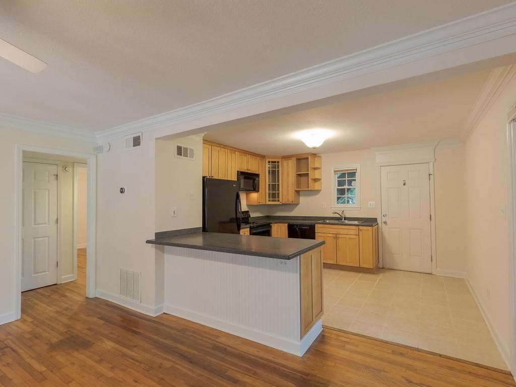 2 bedroom, 1 bathroom, 837 sq ft condominium sold at 217 Adair Street 9, Decatur, GA 30030