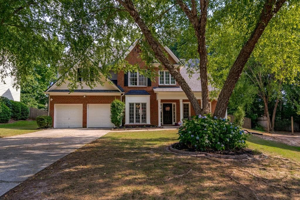 5 bedroom, 3 bathroom, 2,822 sq ft single family residence sold at 119 Middlebrooke Court, Canton, GA 30115