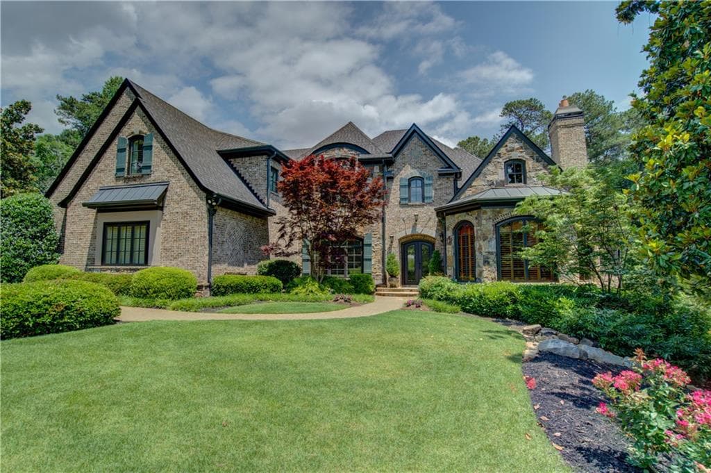 735 Glenairy Drive, Sandy Springs, GA 30328 — most recent listing photo