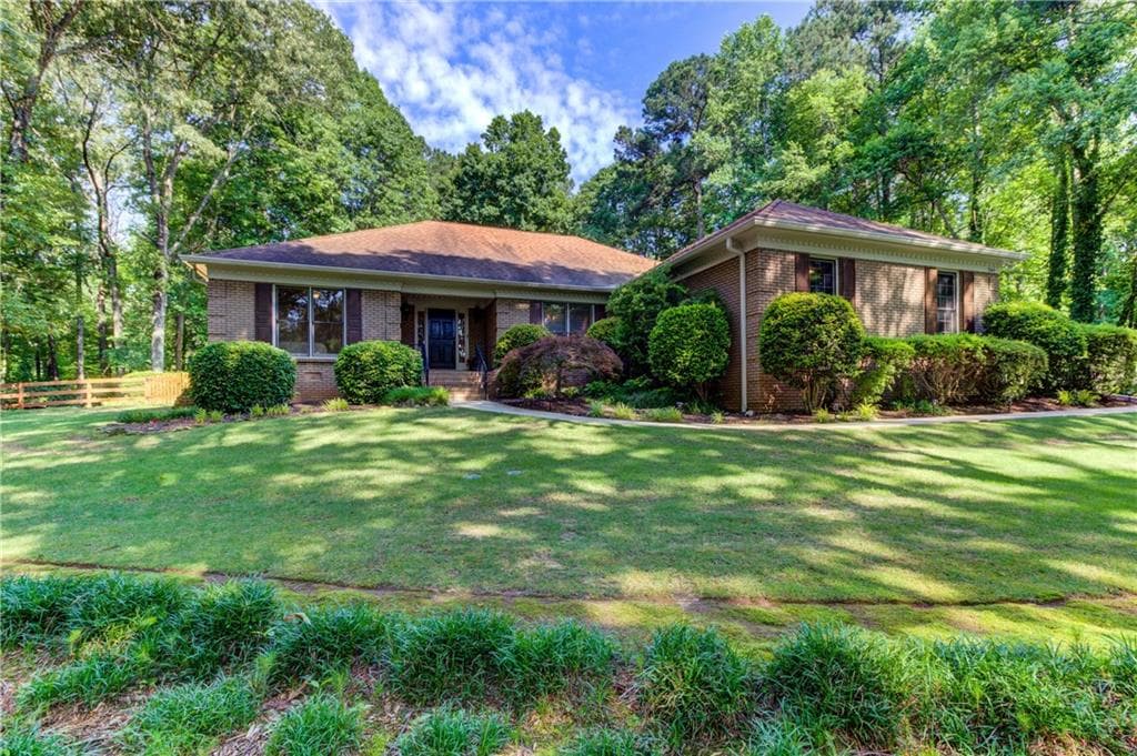4 bedroom, 3 bathroom, 2,507 sq ft single family residence sold at 365 Waverly Hall Circle, Roswell, GA 30075