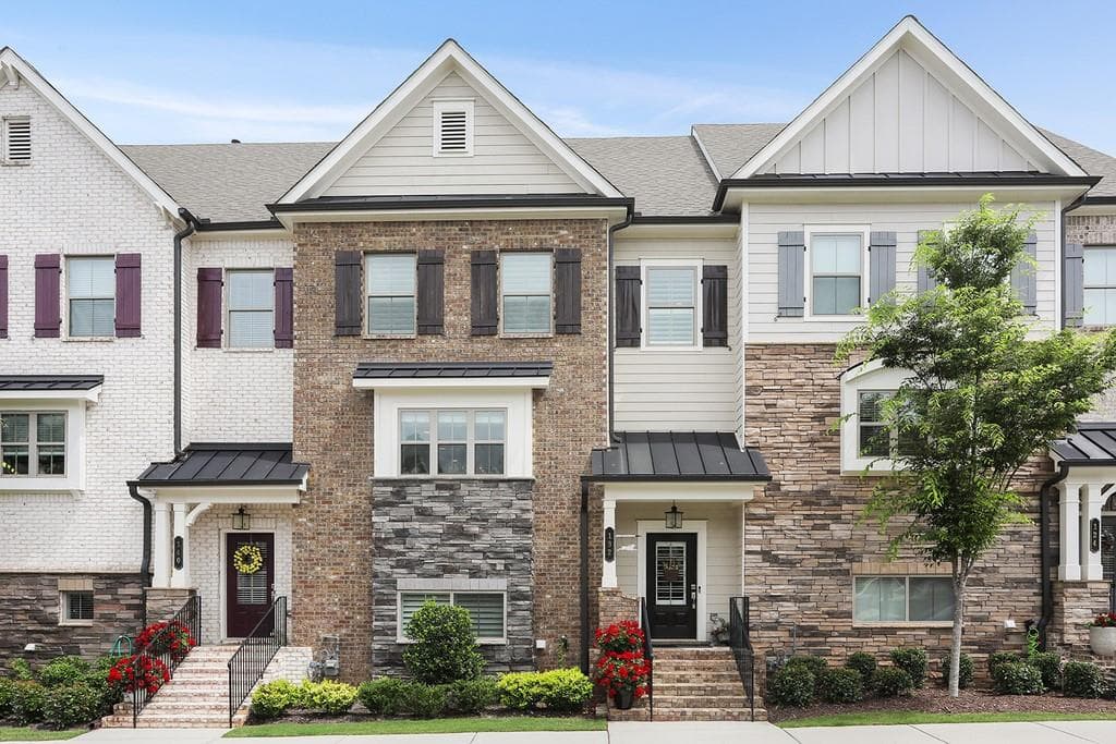 3 bedroom, 4 bathroom, 2,171 sq ft townhouse sold at 132 Marietta Walk Trace, Marietta, GA 30064