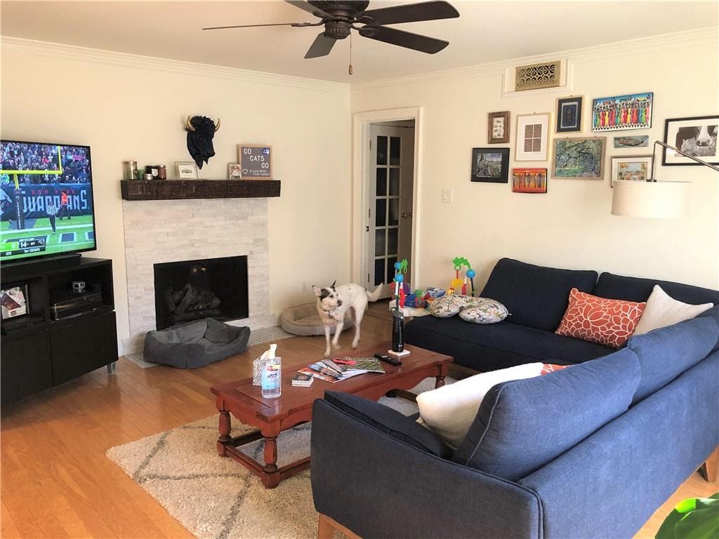 3 bedroom, 2 bathroom, 1,368 sq ft condominium sold at 5400 Roswell Road D4, Atlanta, GA 30342