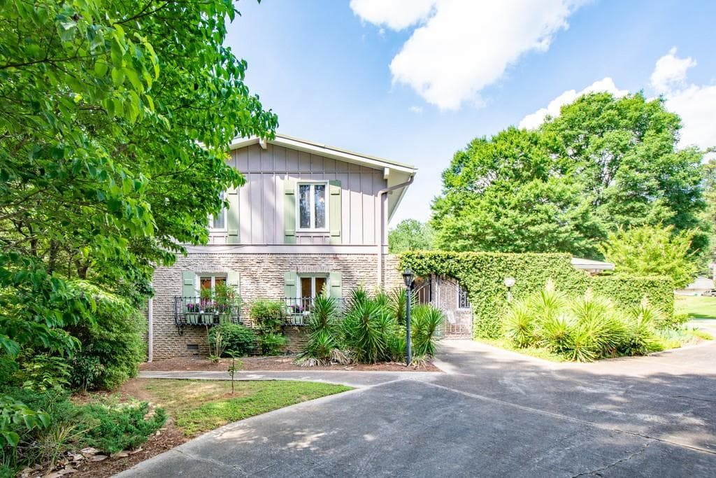 2620 Briarlake Road, Atlanta, GA 30345 — most recent listing photo
