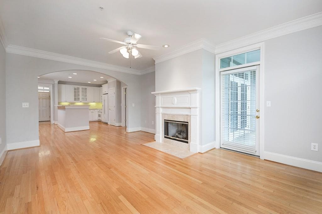 2 bedroom, 2 bathroom, 1,593 sq ft condominium sold at 4100 Paces Walk 4303, Atlanta, GA 30339