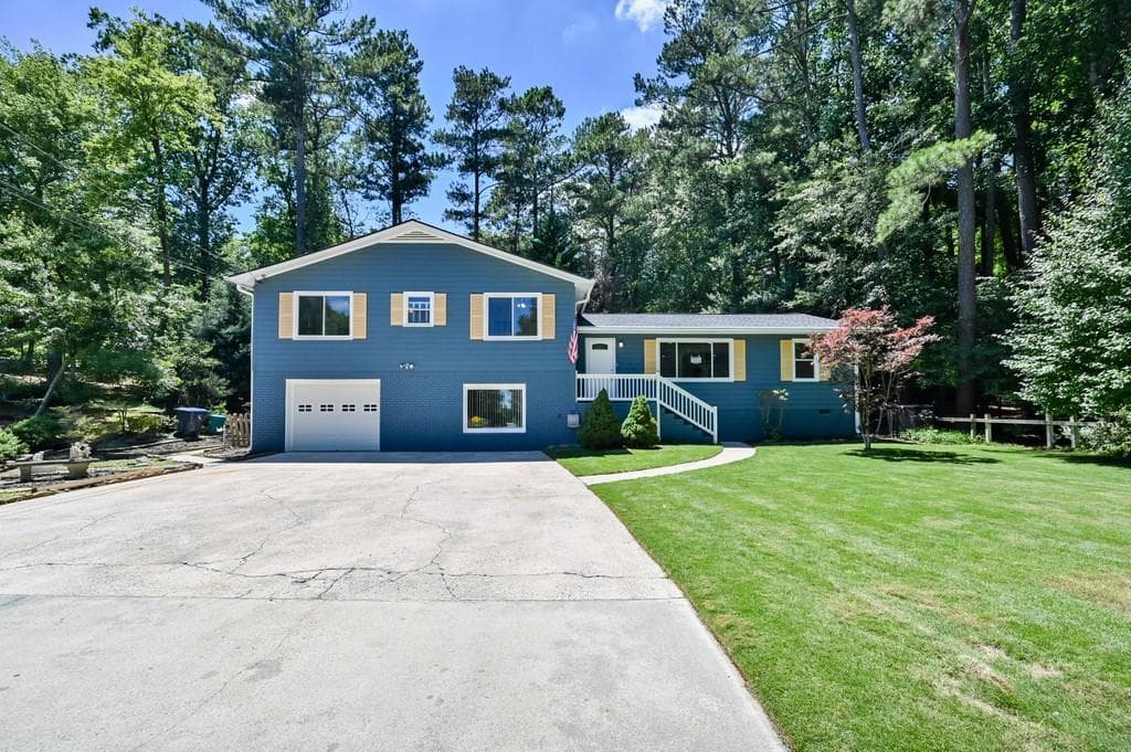 4 bedroom, 3 bathroom, 1,856 sq ft single family residence sold at 2895 Wendy Lane, Marietta, GA 30062