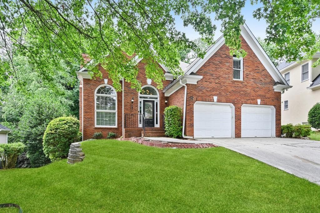 8450 Edwardton Drive, Roswell, GA 30076 — most recent listing photo