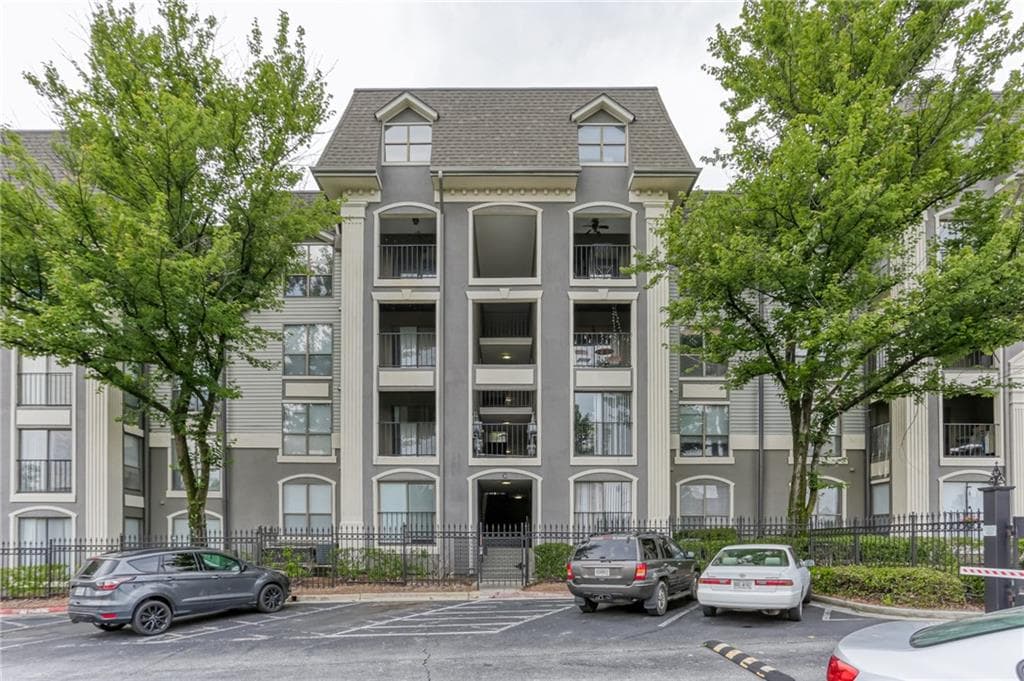 2 bedroom, 2 bathroom, 844 sq ft condominium sold at 2657 Lenox Road 35, Atlanta, GA 30324