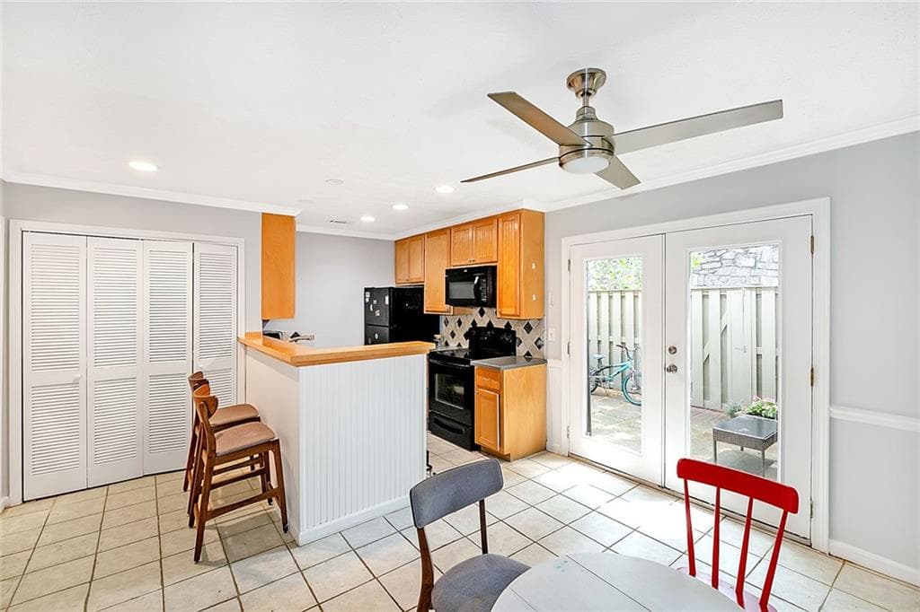 2 bedroom, 3 bathroom, 1,252 sq ft townhouse sold at 8 Arpege Way, Atlanta, GA 30327