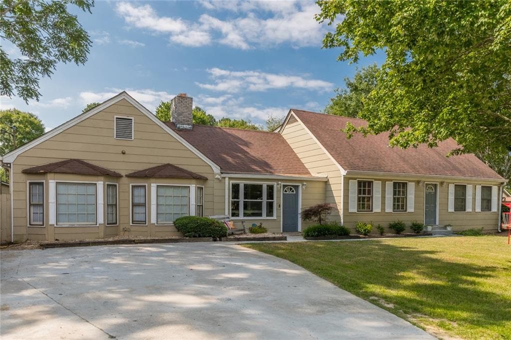 4 bedroom, 2 bathroom, 2,299 sq ft single family residence sold at 6810 Highway 20, Loganville, GA 30052