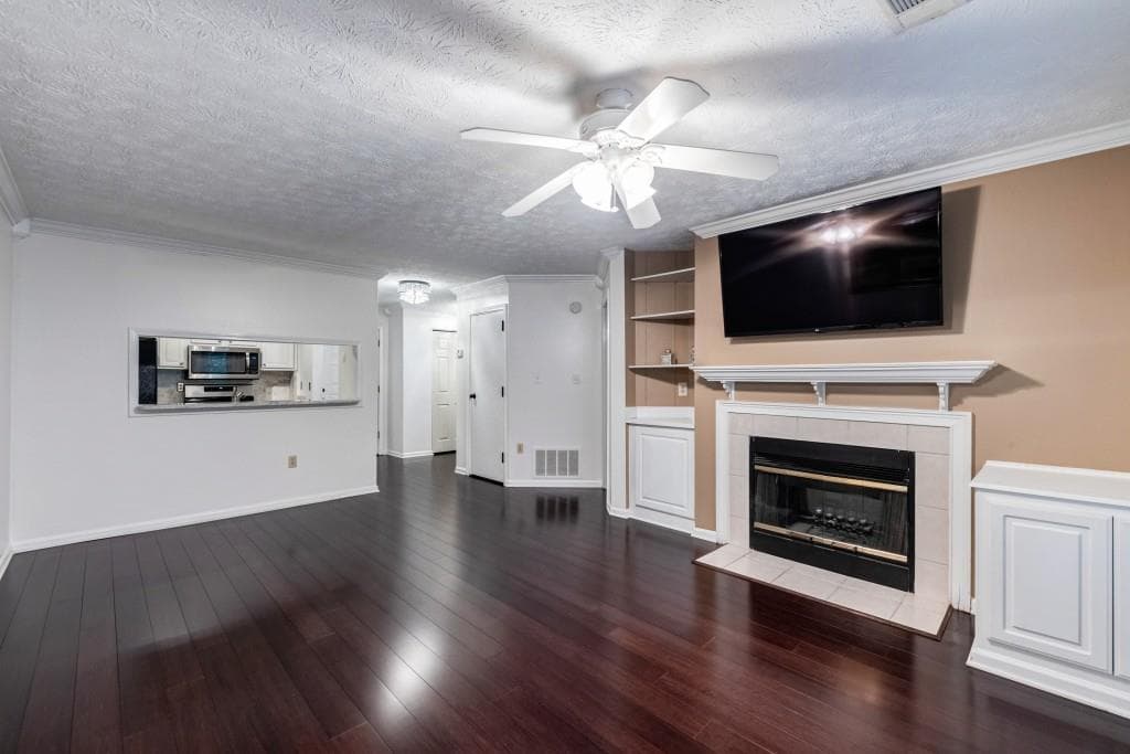 1 bedroom, 1 bathroom, 713 sq ft condominium sold at 3655 Habersham Road B143, Atlanta, GA 30305