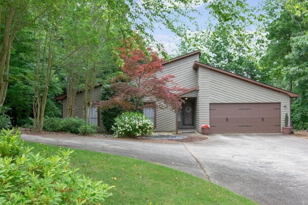 5858 Spalding Drive, Peachtree Corners, GA 30092 — most recent listing photo