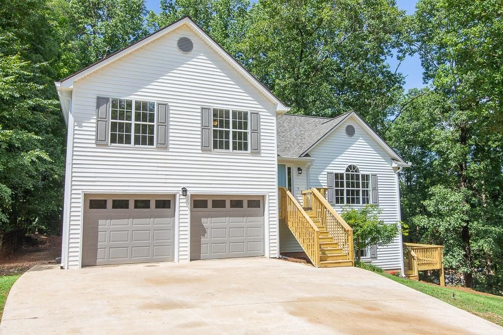 4 bedroom, 3 bathroom, 2,565 sq ft single family residence sold at 8345 Jensen Trail, Gainesville, GA 30506