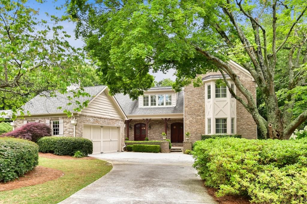 7 bedroom, 6 bathroom, 6,765 sq ft single family residence sold at 2751 Dover Road, Atlanta, GA 30327