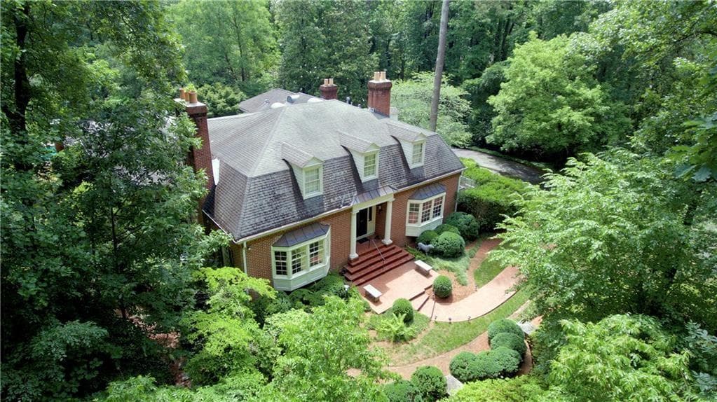4 bedroom, 5 bathroom, 5,150 sq ft single family residence sold at 2190 Mount Paran Road, Atlanta, GA 30327