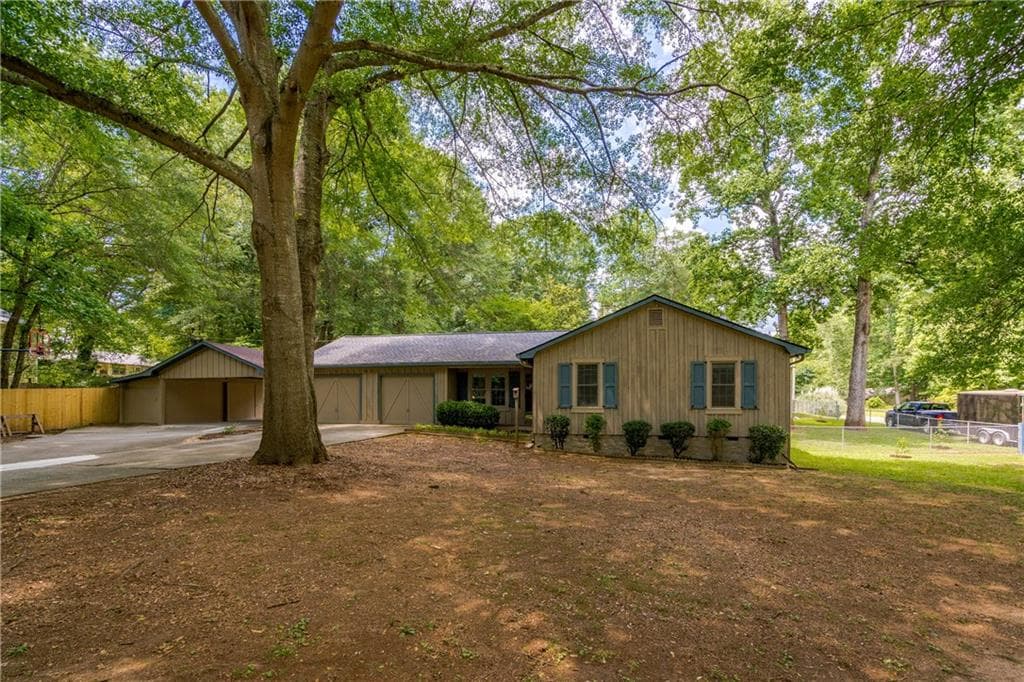 3 bedroom, 2 bathroom, 1,258 sq ft single family residence sold at 4420 Abbey Way, Powder Springs, GA 30127