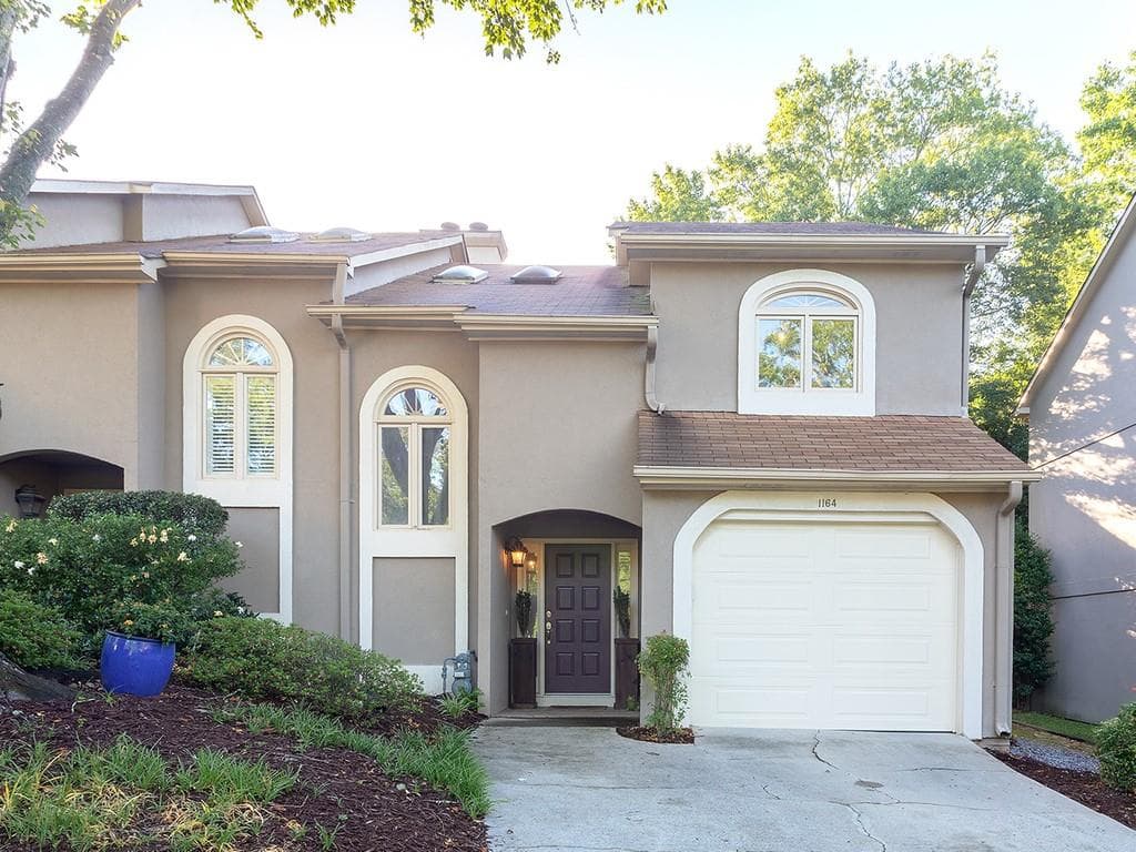 2 bedroom, 3 bathroom, 1,518 sq ft townhouse sold at 1164 Brookhaven Woods Court, Atlanta, GA 30319