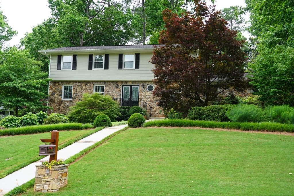 4 bedroom, 4 bathroom, 2,878 sq ft single family residence sold at 1148 Hampton Hall Drive, Brookhaven, GA 30319