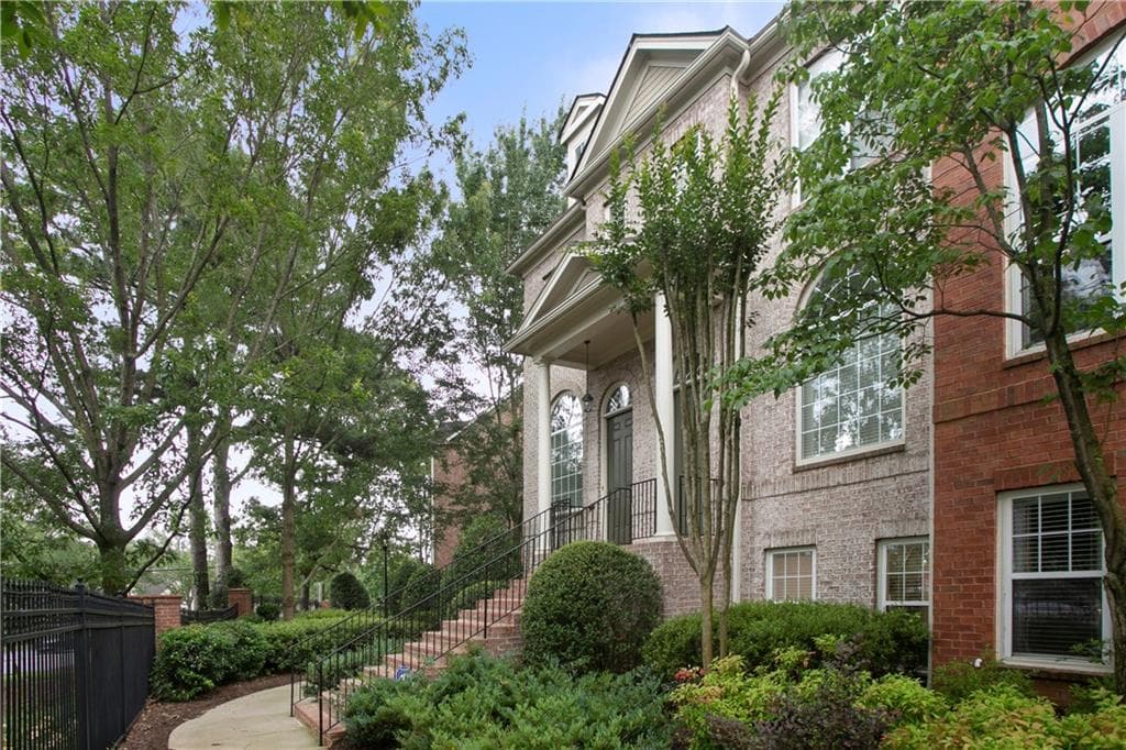3 bedroom, 4 bathroom, 2,070 sq ft townhouse sold at 1147 Providence Place, Decatur, GA 30033