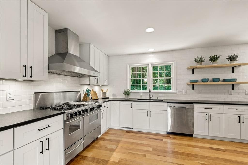 4 bedroom, 3 bathroom, 2,814 sq ft single family residence sold at 1429 Brookcliff Drive, Marietta, GA 30062