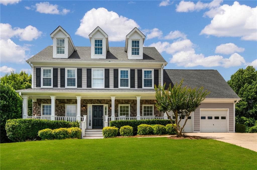 4 bedroom, 3 bathroom, 2,358 sq ft single family residence sold at 8630 Woodland View Drive, Gainesville, GA 30506