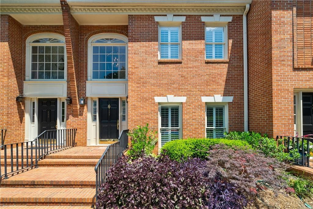 402 Ansley Villa Drive, Atlanta, GA 30324 — most recent listing photo