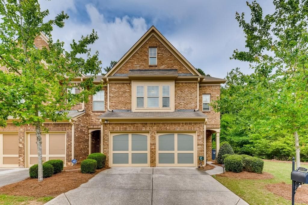 3 bedroom, 3 bathroom, 1,748 sq ft townhouse sold at 1635 Faircrest Lane, Alpharetta, GA 30004