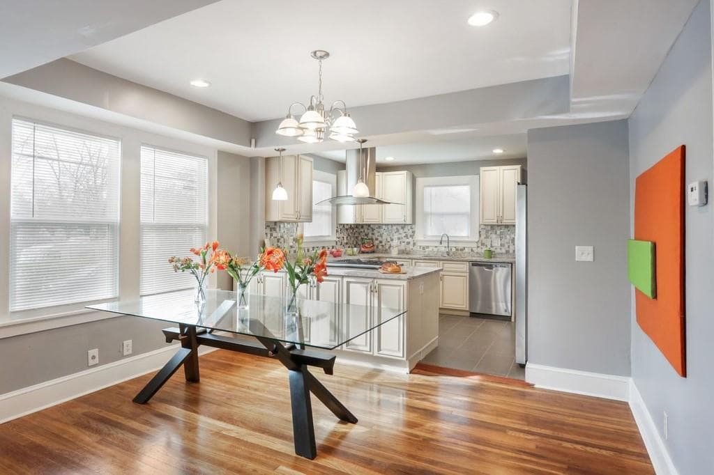 3 bedroom, 2 bathroom, 1,348 sq ft single family residence sold at 1823 Sylvan Road, Atlanta, GA 30310
