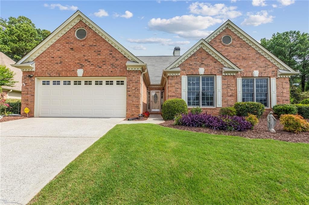 3 bedroom, 2 bathroom, 2,781 sq ft single family residence sold at 815 Yearling Chase, Alpharetta, GA 30005