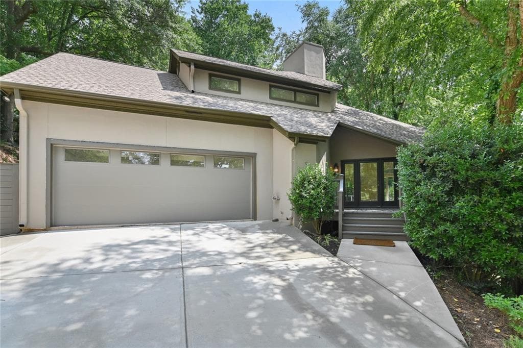 65 Mountain Creek Trace, Sandy Springs, GA 30328 — most recent listing photo