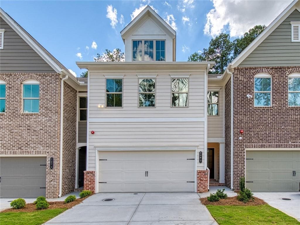 3 bedroom, 3 bathroom, 2,032 sq ft townhouse sold at 1052 Broadview Drive, Marietta, GA 30062
