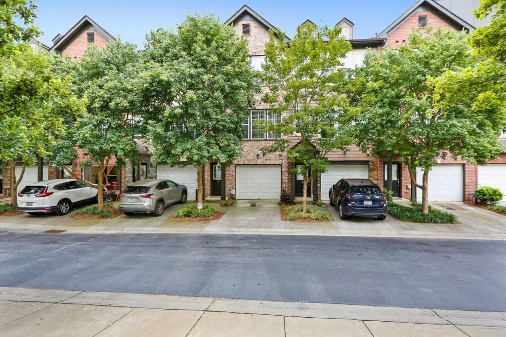 1 bedroom, 3 bathroom, 1,275 sq ft townhouse sold at 3670 Ashford Creek View, Brookhaven, GA 30319