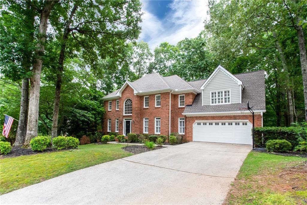 5 bedroom, 5 bathroom, 5,338 sq ft single family residence sold at 185 Flowing Spring Trail, Roswell, GA 30075