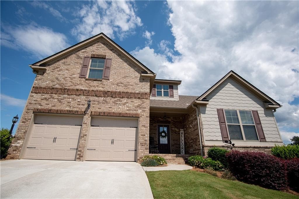 4 bedroom, 3 bathroom, 2,535 sq ft single family residence sold at 1052 Richmond Place Way, Loganville, GA 30052