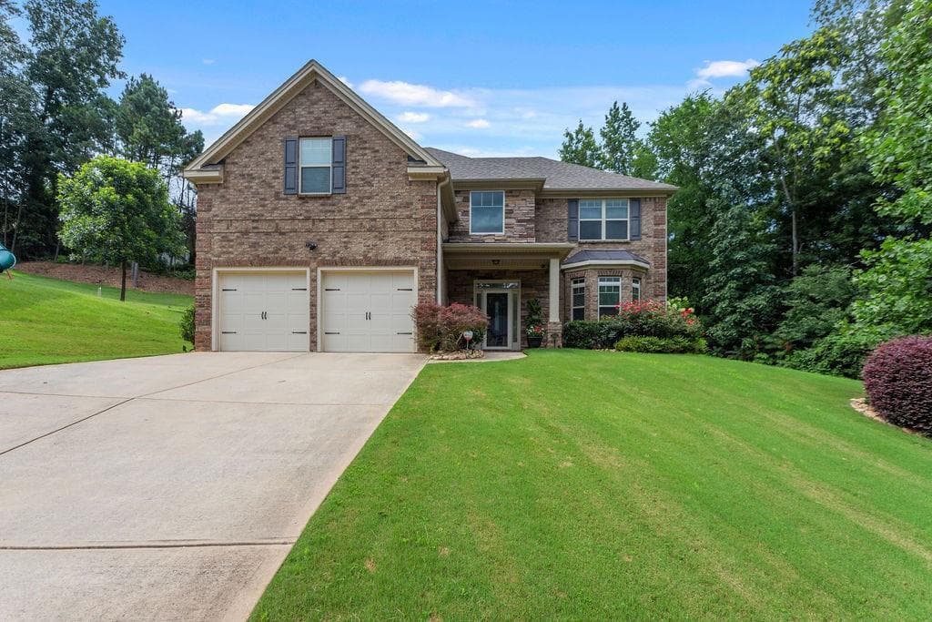 4 bedroom, 3 bathroom, 3,483 sq ft single family residence sold at 2715 Veltre Terrace, Atlanta, GA 30311