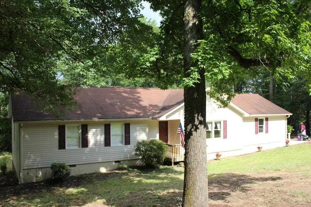 3 bedroom, 2 bathroom, 1,589 sq ft single family residence sold at 104 Amberidge Dr SE Drive, Cartersville, GA 30121