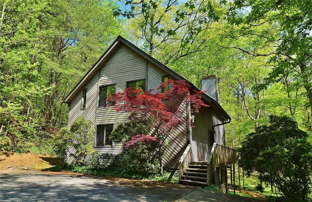 5 bedroom, 3 bathroom, 2,520 sq ft single family residence sold at 788 Wilshire Road, Gainesville, GA 30501
